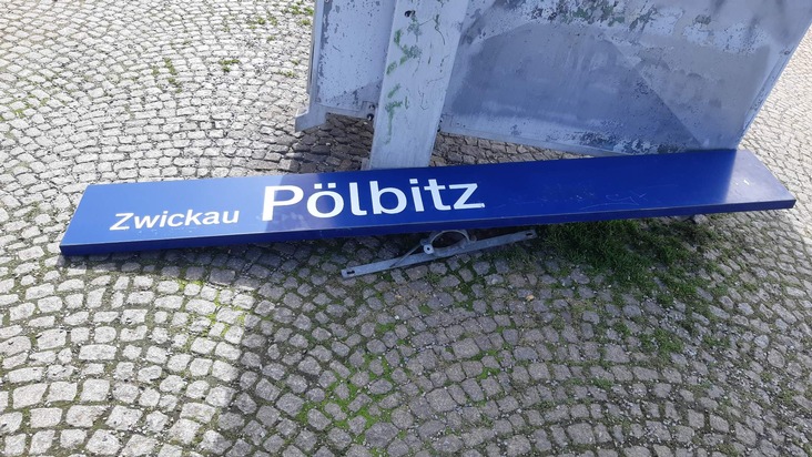 BPOLI KLT: Diebstahl und Sachbeschädigung am Bahnhaltepunkt Zwickau-Pölbitz - Bundespolizei sucht Zeugen