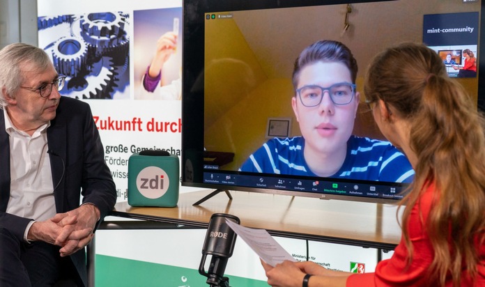 Pressemitteilung: Vom Roboter-Programmierer zum Mentor &amp; zdi-Guru - 15 Jahre MINT-Förderung in NRW