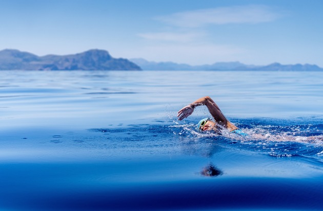 Nathalie Pohl schwimmt als schnellste Frau in 09:50 Stunden von Menorca nach Mallorca