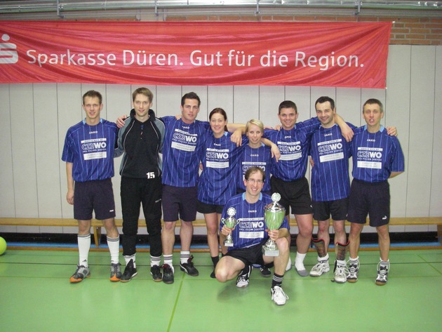 POL-DN: Dienstgruppe B gewinnt Hallenfußballturnier der Polizei