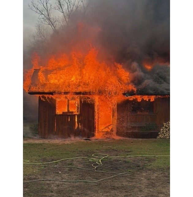 POL-HRO: Schuppenbrnad durch defekten Räucherofen