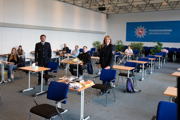 POL-AK NI: Corona: Polizeiakademie Niedersachsen nimmt sukzessive Lehrbetrieb an den Standorten wieder auf