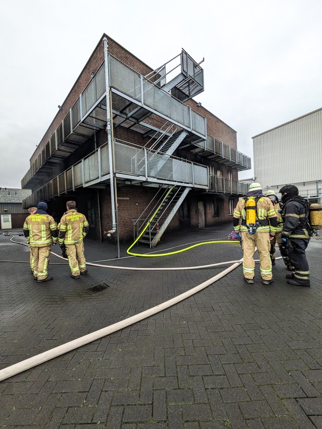 FW-KLE: Realbrandausbildung Modul 2 absolviert