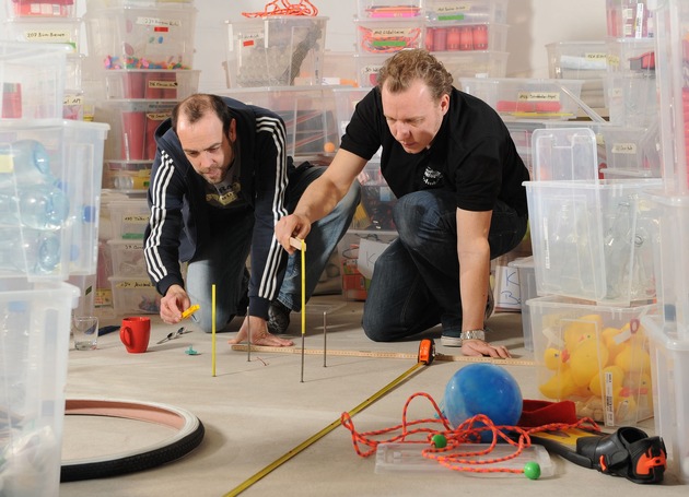 Klaus und Julian möchten noch nicht aus dem &quot;Spieleparadies&quot; abgeholt werden - &quot;Die perfekte Minute&quot; in SAT.1 (mit Bild)