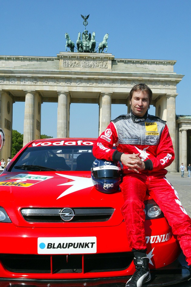 Opel Tigra Twin Top bei DTM-Präsentation in Berlin