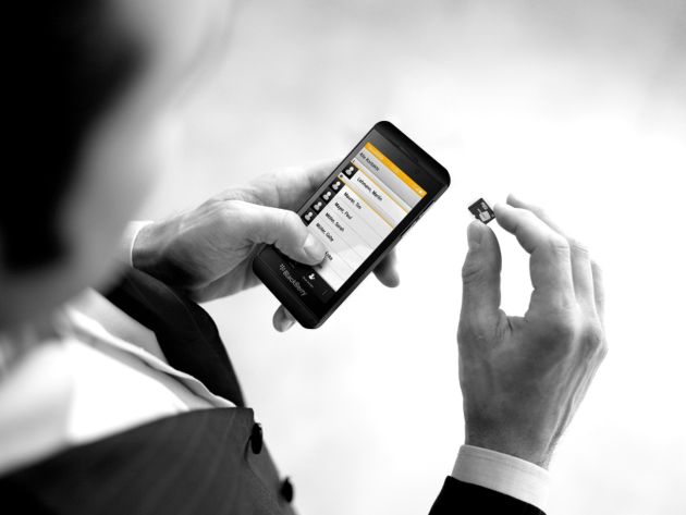 CeBIT 2013: Bundesregierung wählt &quot;SecuSUITE for BlackBerry 10&quot; für gesicherte mobile Kommunikation (BILD)