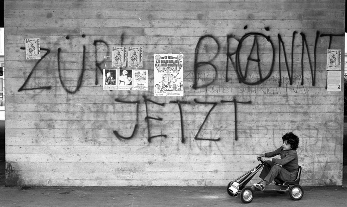 Züri brännt: Fotoausstellung «45 Jahre Jugendunruhen» in der Photobastei Zürich