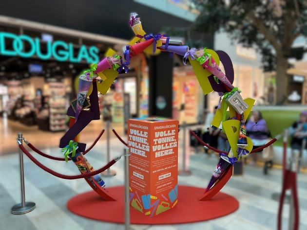„Kauf eins mehr“: Spandau Arcaden sammeln Schulmaterial für bedürftige Familien im Kiez