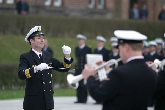 Nach 22 Jahren übergibt Leiter des Marinemusikkorps den Taktstock an seinen Nachfolger