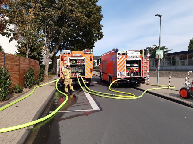 FW-GL: Küchenbrand in Einfamilienhaus fordert drei Verletzte im Stadtteil Kaule von Bergisch Gladbach