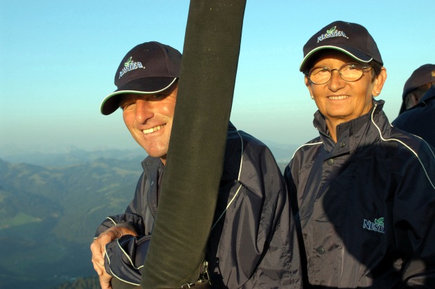Nestea WettbewerbsgewinnerInnen entdecken die Zentralschweiz im Heissluftballon