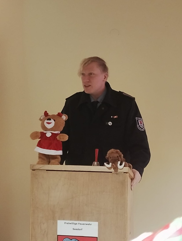 FW-ROW: Gr&uuml;ndungsfeier der Kinderfeuerwehr "Seedorfer L&ouml;schmammuts"