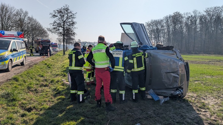 FW-WRN: Alleinunfall eines PKW auf der Südkirchener Straße