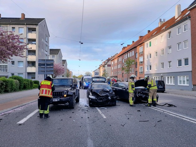 FW Bremerhaven: Verkehrsunfall auf der Georgstraße