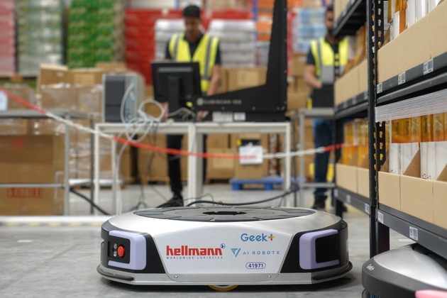 Hellmann weiter auf Innovationskurs: Einsatz von Geekplus Robotics in Dubai CommerCity