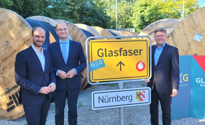 Glasfaser-Offensive für den Freistaat Bayern OXG und Vodafone starten Glasfaserausbau in Nürnberg