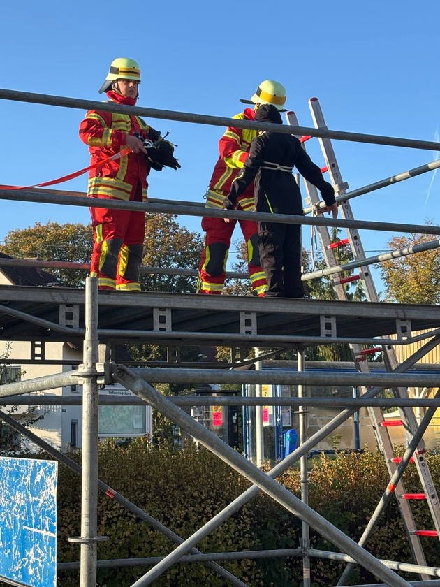 FW LK Esslingen: Abnahme des Leistungsabzeichens im Landkreis Esslingen