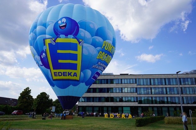 Pressemitteilung | Ballontaufe in Moers: Start frei für den neuen EDEKA-Heißluftballon