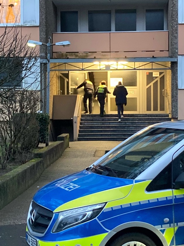 POL-NE: Silvesterausschreitungen: Ermittler suchen nach weiteren Hinweisen