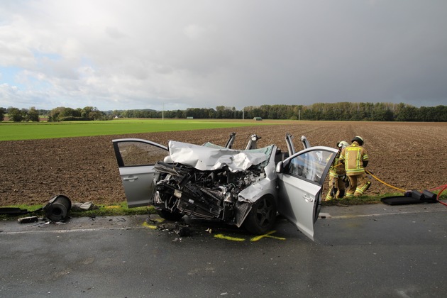 FW Menden: Schwerer Verkehrsunfall in Menden-Halingen