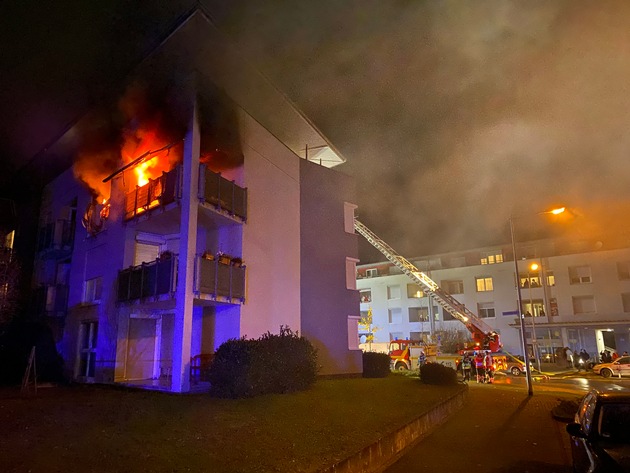 FW-OG: Wohnungsbrand mit Menschenrettung in Offenburg-Albersbösch