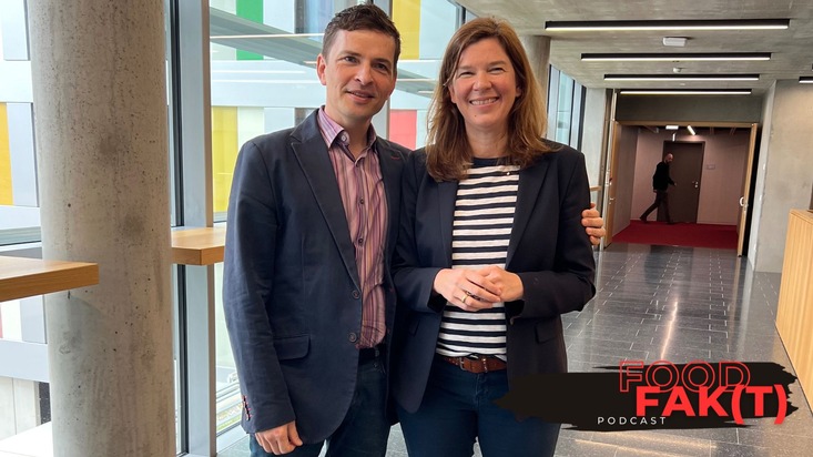 Food Fak(t): Ernährung neu definiert: Im Podcast Food Fak(t) beleuchtet Stefan Fak mit der parlamentarischen Staatssekretärin für Landwirtschaft und Ernährung, Ophelia Nick, die neue Ernährungsstrategie der Bundesregierung