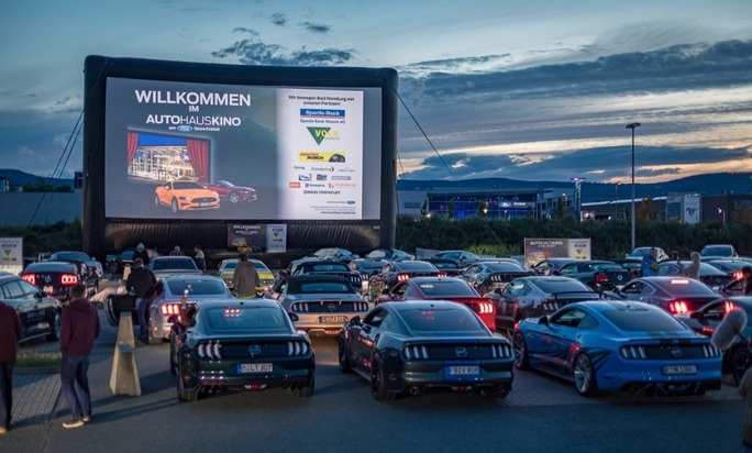 Ford-Werke GmbH: Ford-Enthusiasten stellen deutschen Rekord auf - mit den meisten Ford Mustangs in einem Autokino