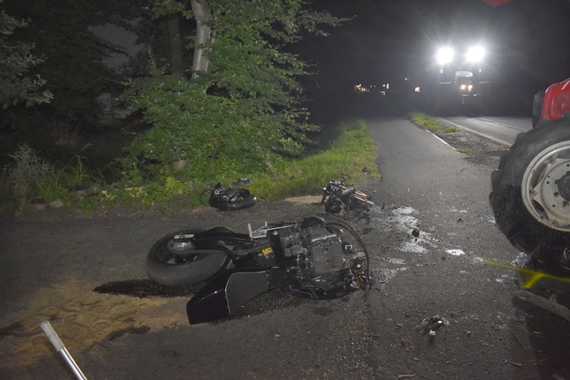 POL-STD: 26-jähriger Motorradfahrer bei Unfall in Drochtersen schwer verletzt