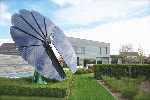 smartflower POP+ mit Batteriespeicher / Die umfassende All-in-One Solarlösung - BILD