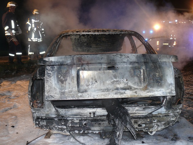 POL-DN: Gestohlenes Auto ausgebrannt