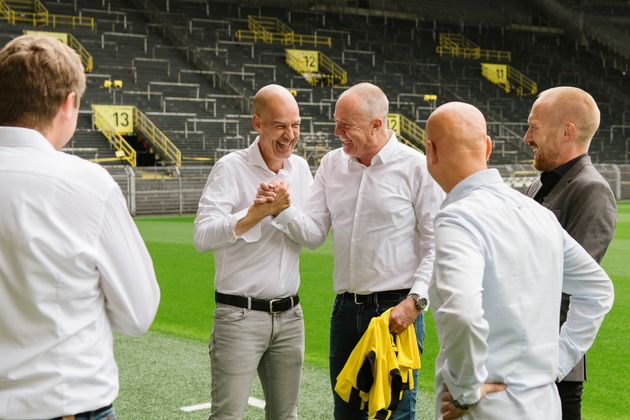 STIEBEL ELTRON ist neuer Premiumpartner von Borussia Dortmund / Bekanntheit steigern, Nachhaltigkeit vermitteln