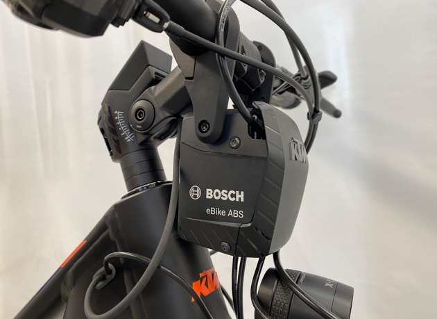 ABS mit Überschlagschutz vermeidet Pedelec-Unfälle / Drei Systeme auf dem Markt - ADAC hat Bosch System getestet