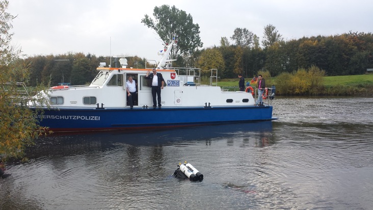 POL-NI: Tresor aus der Weser geborgen Diebesgut aufgefunden