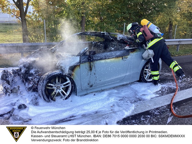 FW-M: Sportwagen auf Autobahn in Flammen (Langwied)