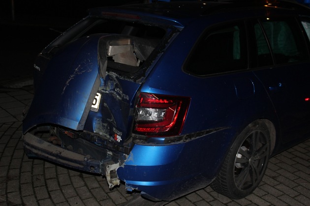 POL-HAM: Autofahrt endet im Vorgarten - Fahrer alkoholisiert
