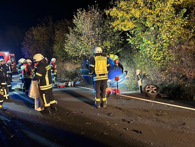 FW-OE: Schwerer Verkehrsunfall auf der B236 bei Lennestadt - Neukamp