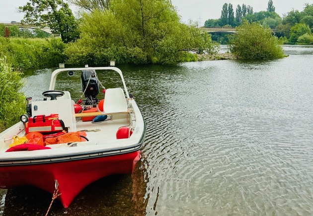 FW-BO: Rettungsdiensteinsatz an der Ruhr - Mutige Ersthelferin rettet mehrere Personen aus der Ruhr