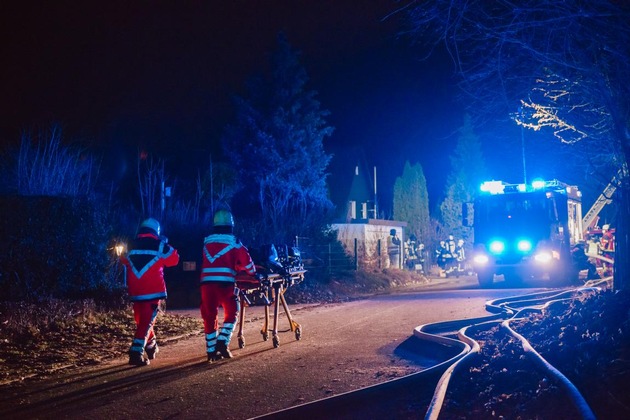FW-SE: Großfeuer in Schwissel zerstört Einfamilienhaus