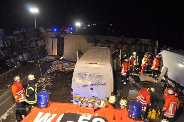 POL-WL: Lkw überfährt Mittelschutzwand