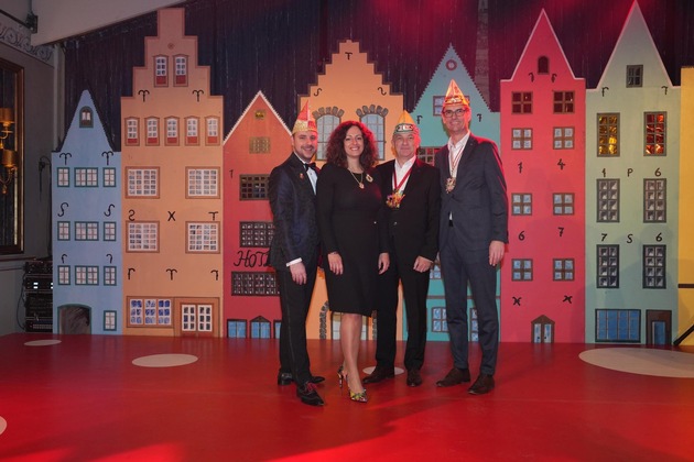 K&ouml;lsche T&ouml;ne und gro&szlig;e Namen beim Karnevalsempfang der Sparkasse K&ouml;lnBonn