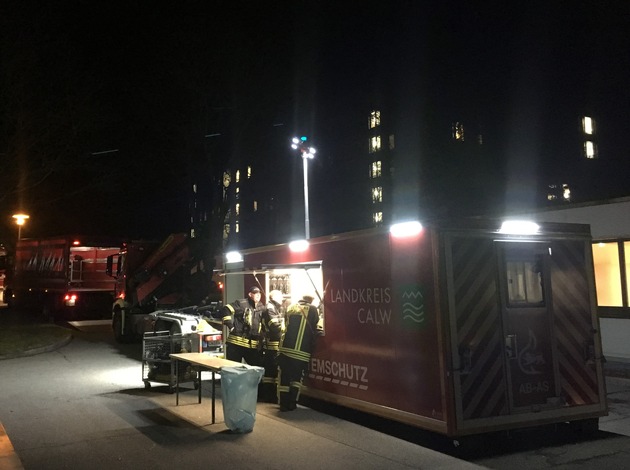 KFV-CW: Keine Verletzten bei Brand im Klinikum Nordschwarzwald 75 Feuerwehrkräfte im Einsatz - Schaden im hohen fünfstelligen Bereich