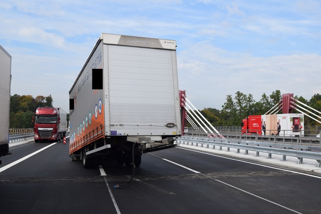 POL-PDKL: A6/Kaiserslautern, Lkw verliert Anhänger