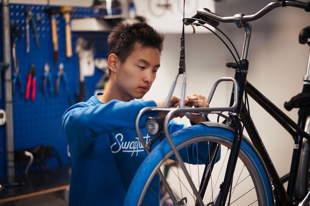 Pressemitteilung: Swapfiets wird grüner - Dynamo-Rücklicht spart Batterien und schützt die Umwelt