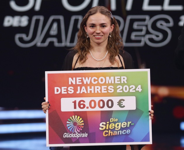 GlücksSpirale-Zusatzlotterie &quot;Die Sieger-Chance&quot; kürt Synchron-Schwimmerin Klara Bleyer zum Newcomer des Jahres