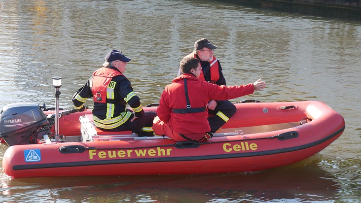 FW Celle: Bootsführerausbildung bei der Feuerwehr Celle
