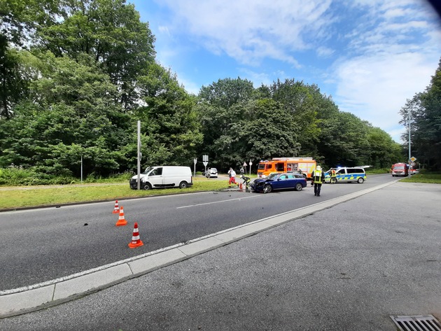 FW-MH: Verkehrsunfall auf dem Uhlenhorstweg