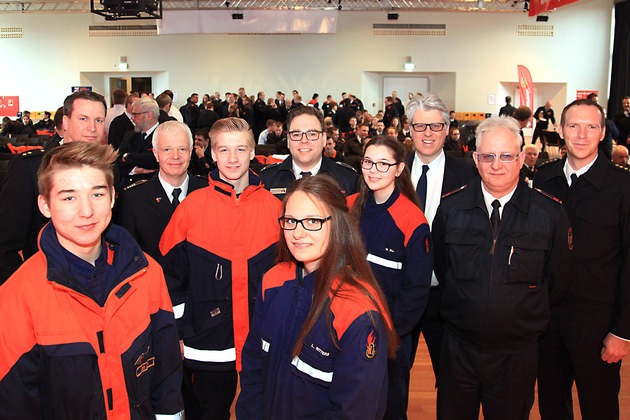 FW-E: 50-jähriges Bestehen der Essener Jugendfeuerwehr,
Landesjugendfeuerwehrtag mit mehr als 200 Delegierten tagt im Welterbe Zollverein