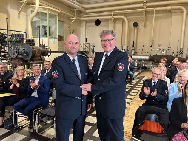POL-OLD: Polizeipräsident führt neuen Inspektionsleiter in Delmenhorst in sein Amt ein +++ Polizeidirektor Carsten Hoffmeyer kehrt beruflich in die Heimatstadt zurück +++