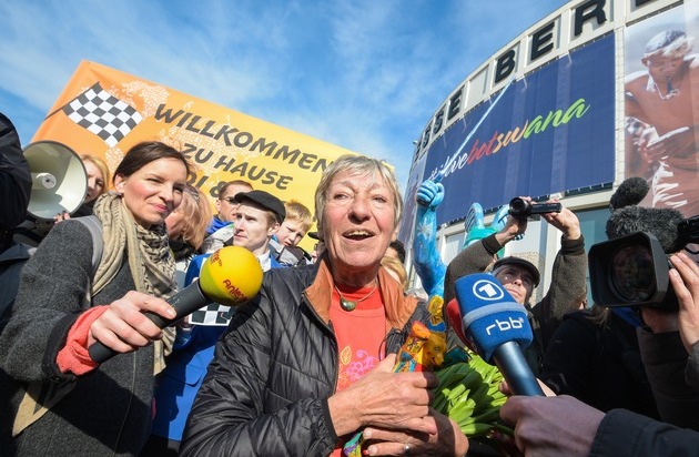 Messe Berlin GmbH: ITB Berlin empfängt Heidi Hetzer nach über 950 Tagen Weltreise