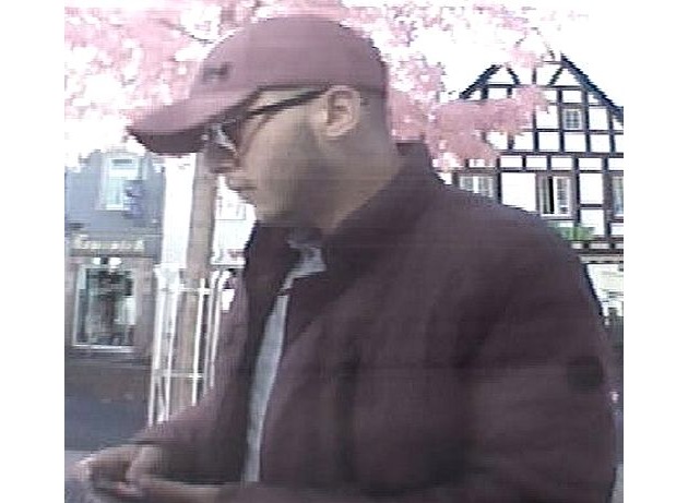 POL-BN: Foto-Fahndung: Unbekannter hob mit gestohlener Karte Geld ab - Wer kennt diesen Mann?